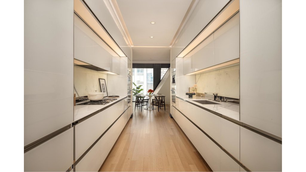 53 West 53rd Street, Unit 17B photo 5