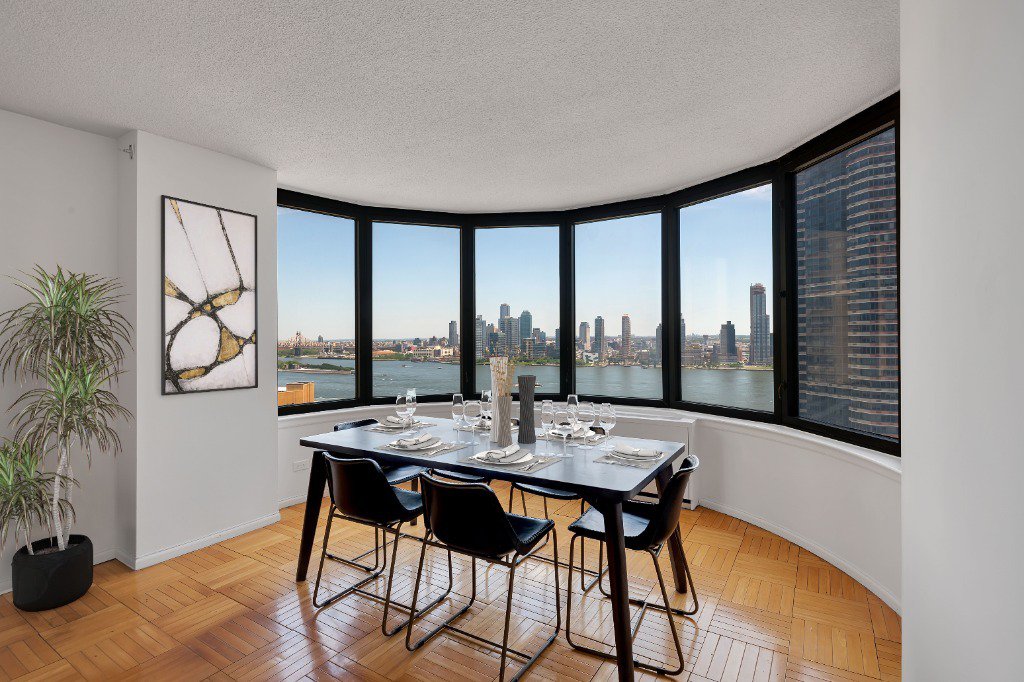 Details Real New York