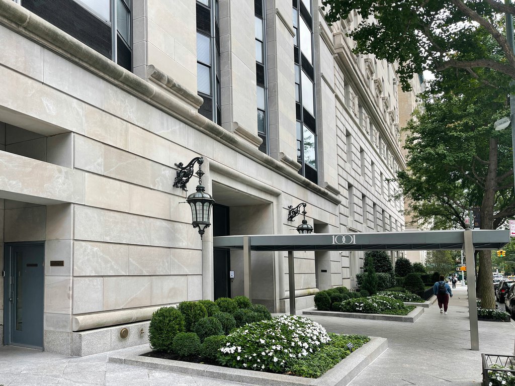 Photo 3 of 18 for 1001 Fifth Avenue