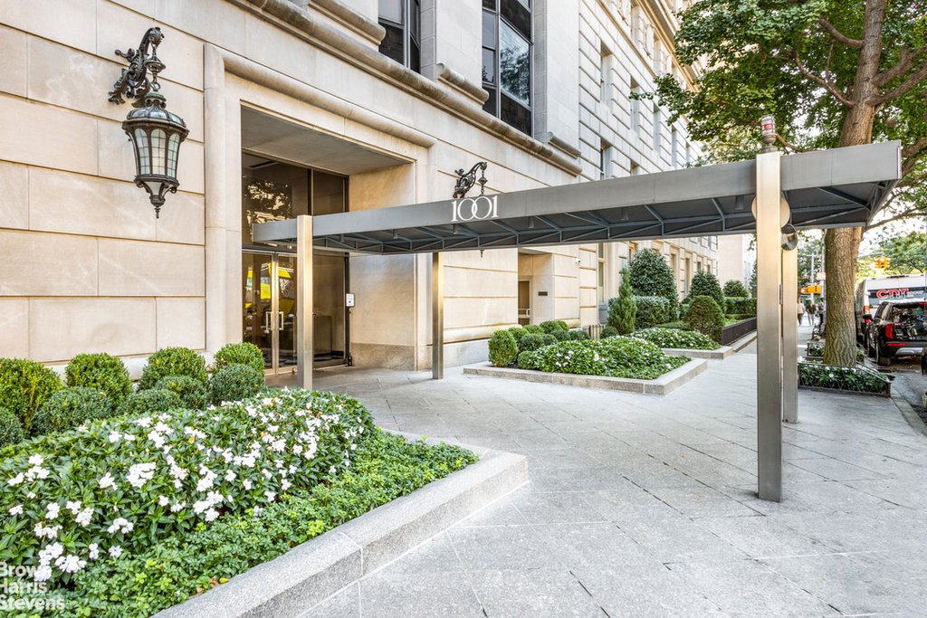 Photo 17 of 18 for 1001 Fifth Avenue