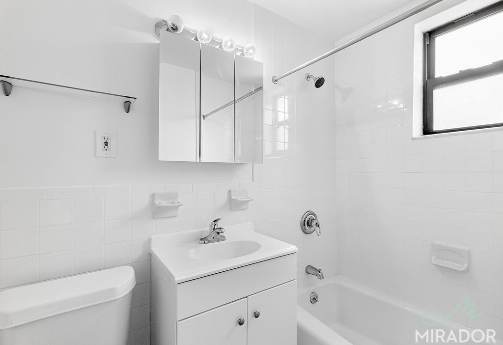 1435 York Avenue 5G Upper East Side New York NY 10075