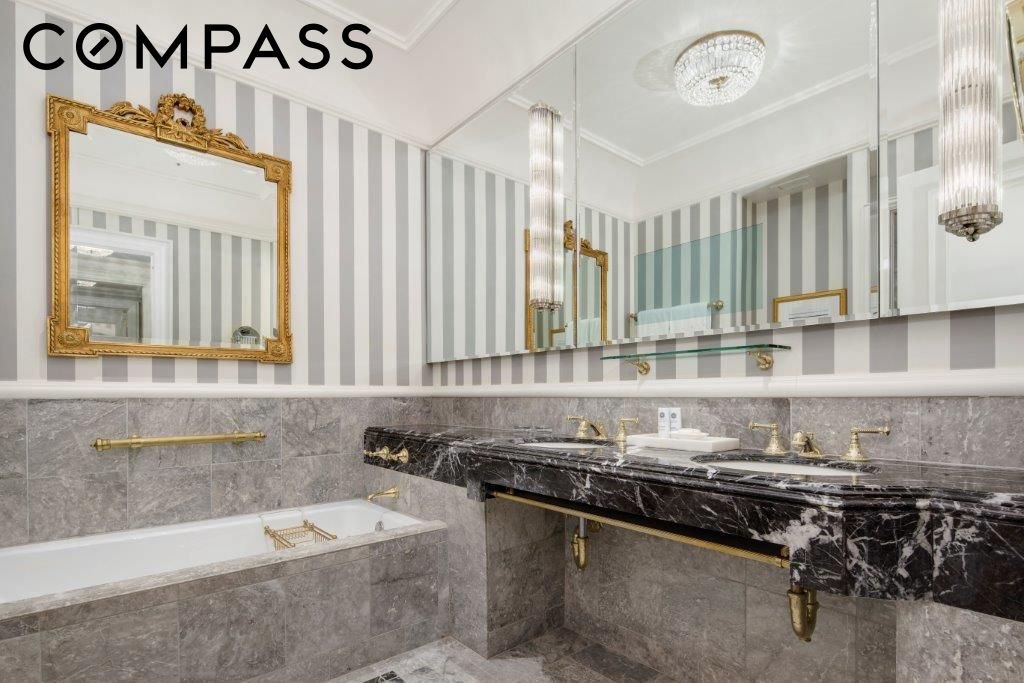 2 East 55th Street, Unit 1036W34 photo 6