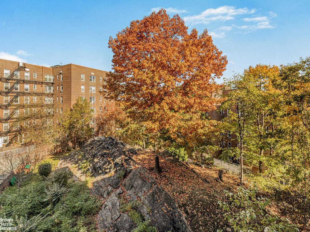 5614 Netherland Avenue, Unit 4B