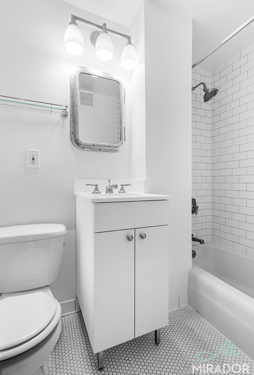 26 East 13th Street 4B Greenwich Village New York NY 10003