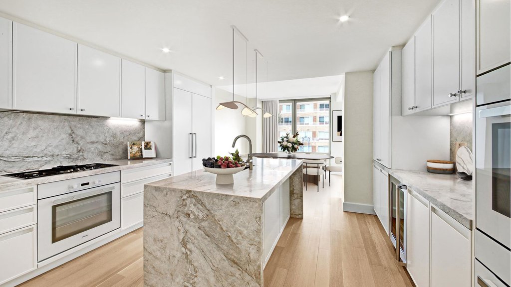 212 West 72nd Street, Unit 16B photo 3