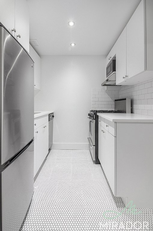 304 East 20th Street LC Gramercy Park New York NY 10003