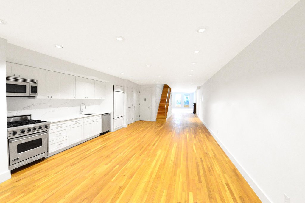 53 East 64th Street – For Sale photo 10