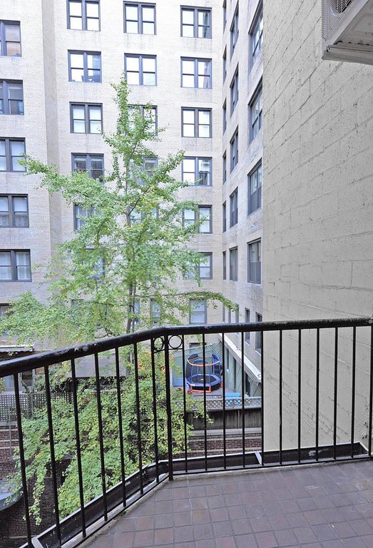 53 East 64th Street – For Sale photo 18