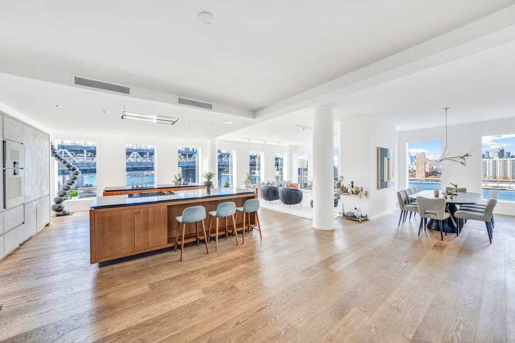 1 JOHN Street, Unit PHE