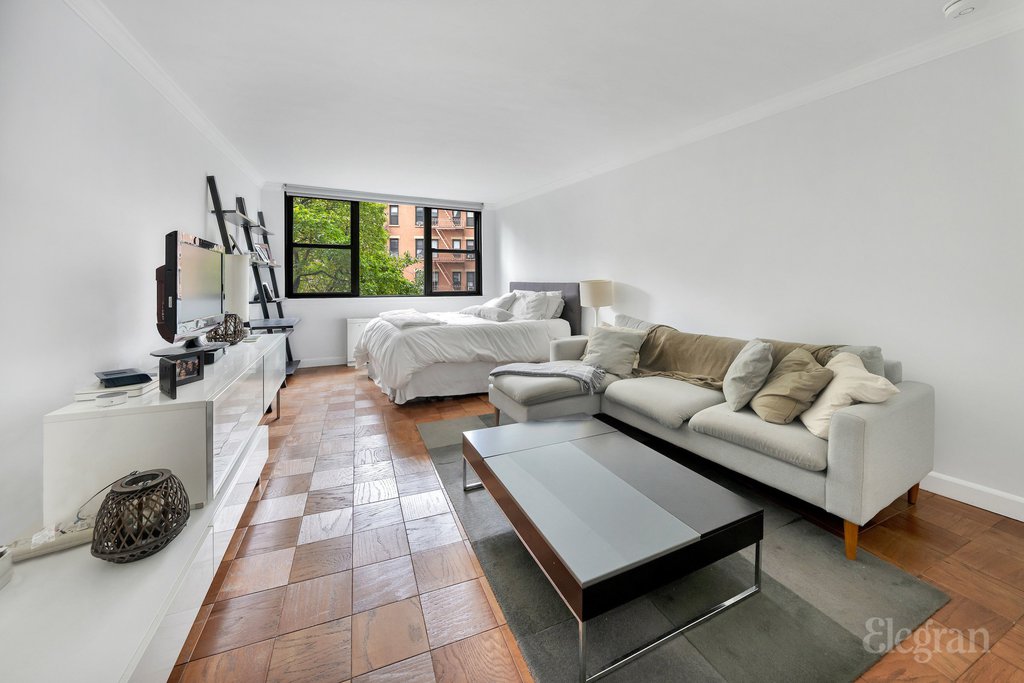 225 East 36th Street, Unit 2H photo 2