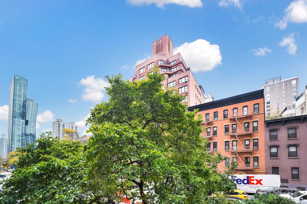 225 East 36th Street, Unit 2H photo 5
