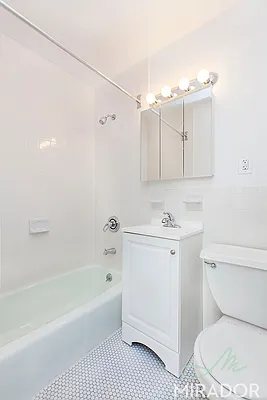 1556 York Avenue 2B Upper East Side New York NY 10028