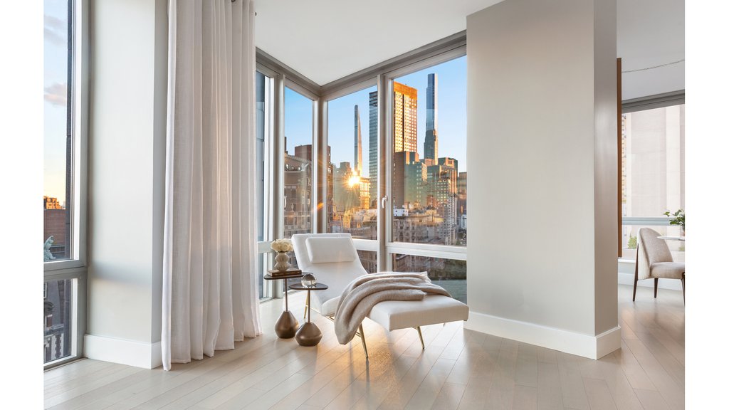 212 West 72nd Street, Unit 15G photo 2