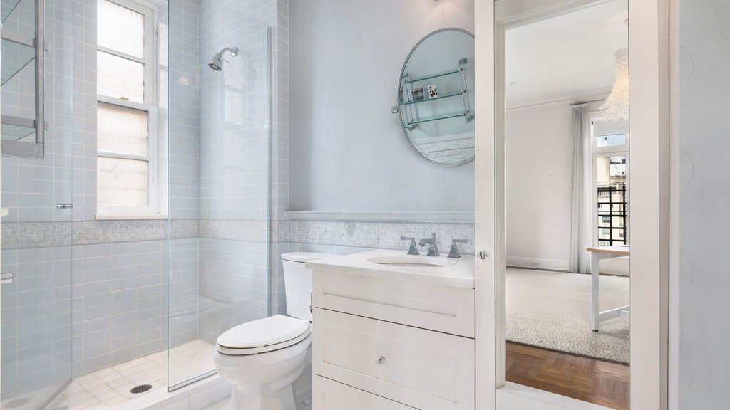 2 East 70th Street, Unit 91011B photo 12