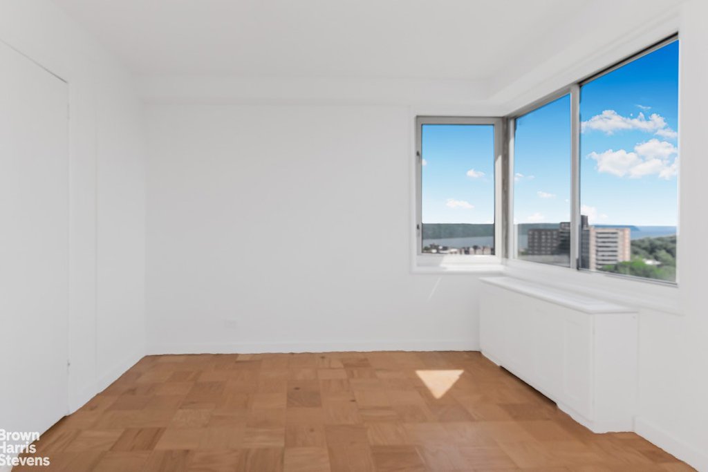 3333 Henry Hudson Parkway, Unit 21R photo 2