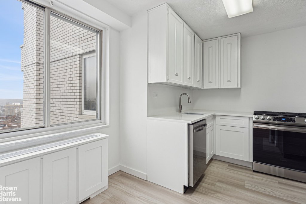 3333 Henry Hudson Parkway, Unit 21R photo 11