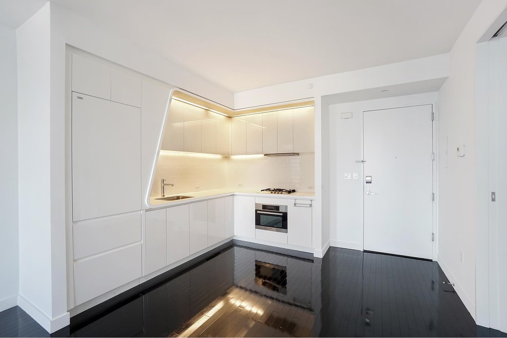 123 Washington Street, Unit 42D photo 2