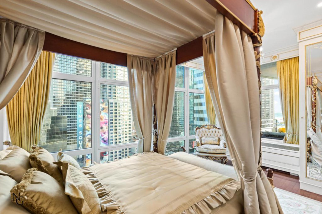 1600 Broadway, Unit PH4C photo 9