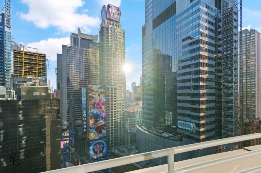 1600 Broadway, Unit PH4C photo 20