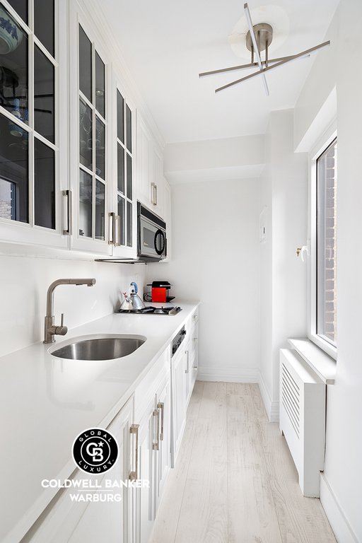 750 Park Avenue, Unit 16D photo 8