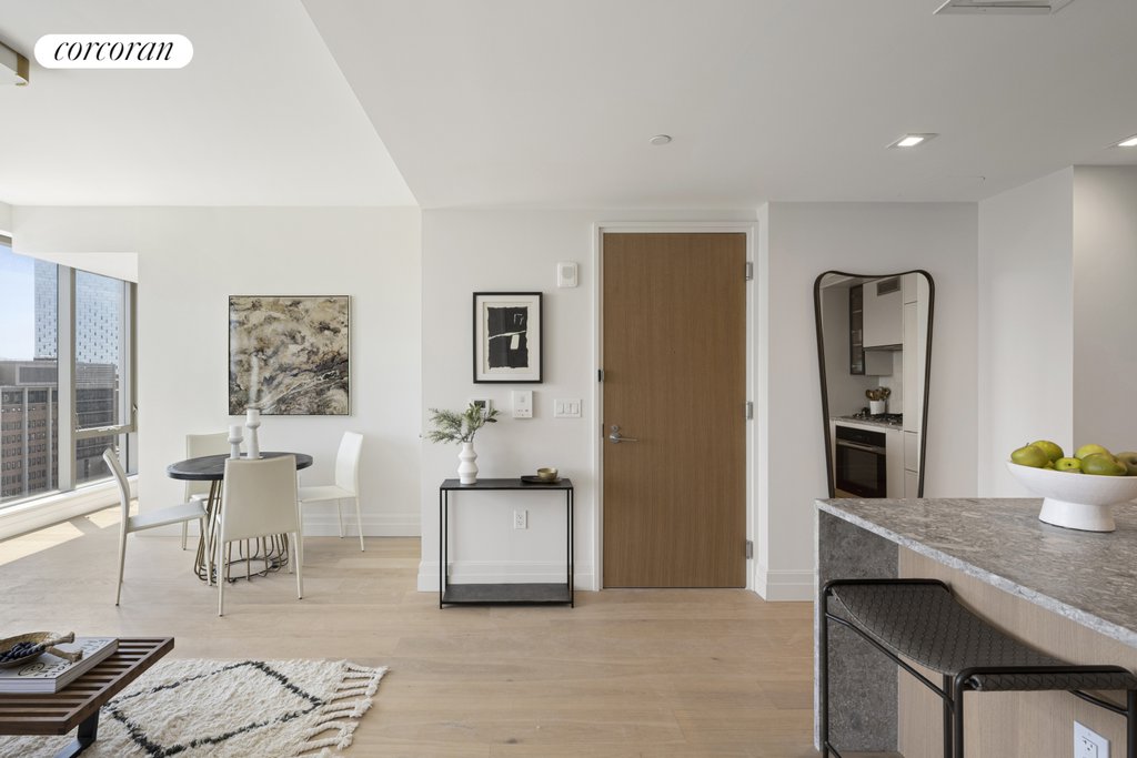 222 East Broadway, Unit 14A