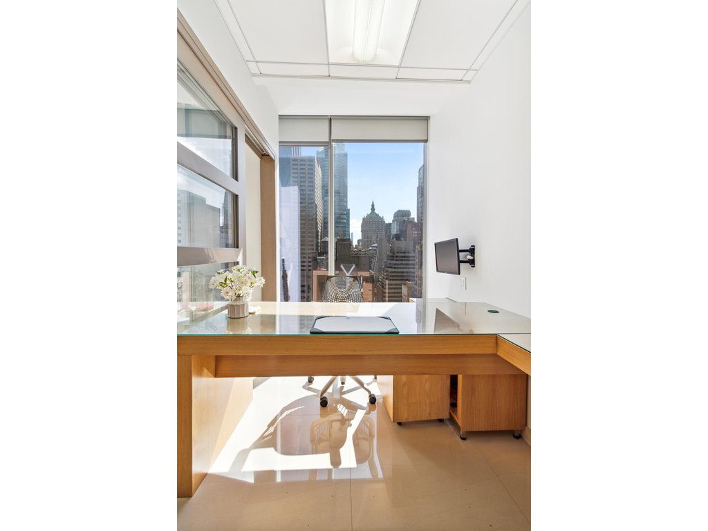 50 West 47th Street, Unit 1609 photo 7