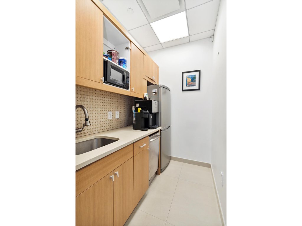 50 West 47th Street, Unit 1609 photo 9