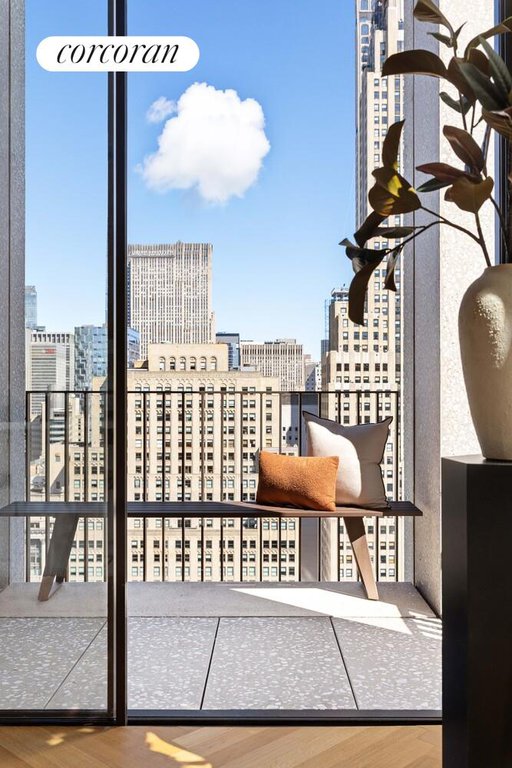 16 West 40th Street, Unit PHN photo 3