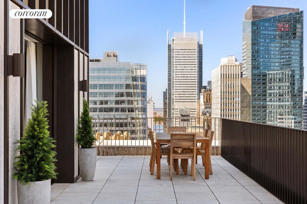 16 West 40th Street, Unit PHN photo 18
