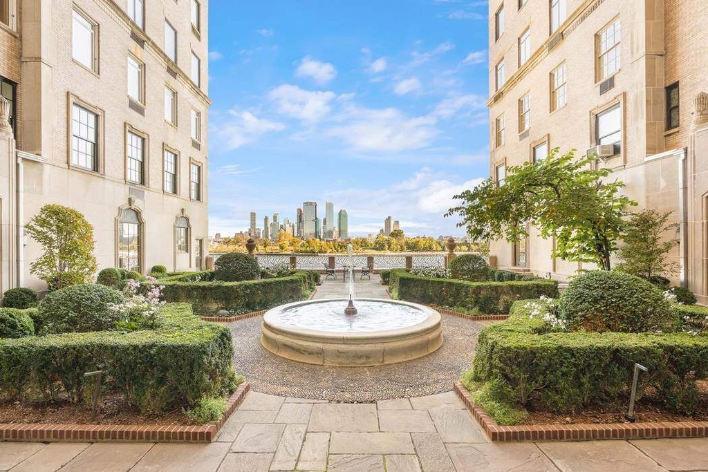 435 East 52nd Street, Unit 2/3F photo 15