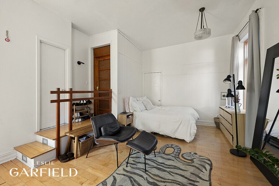 321 East 6th Street – For Sale photo 8