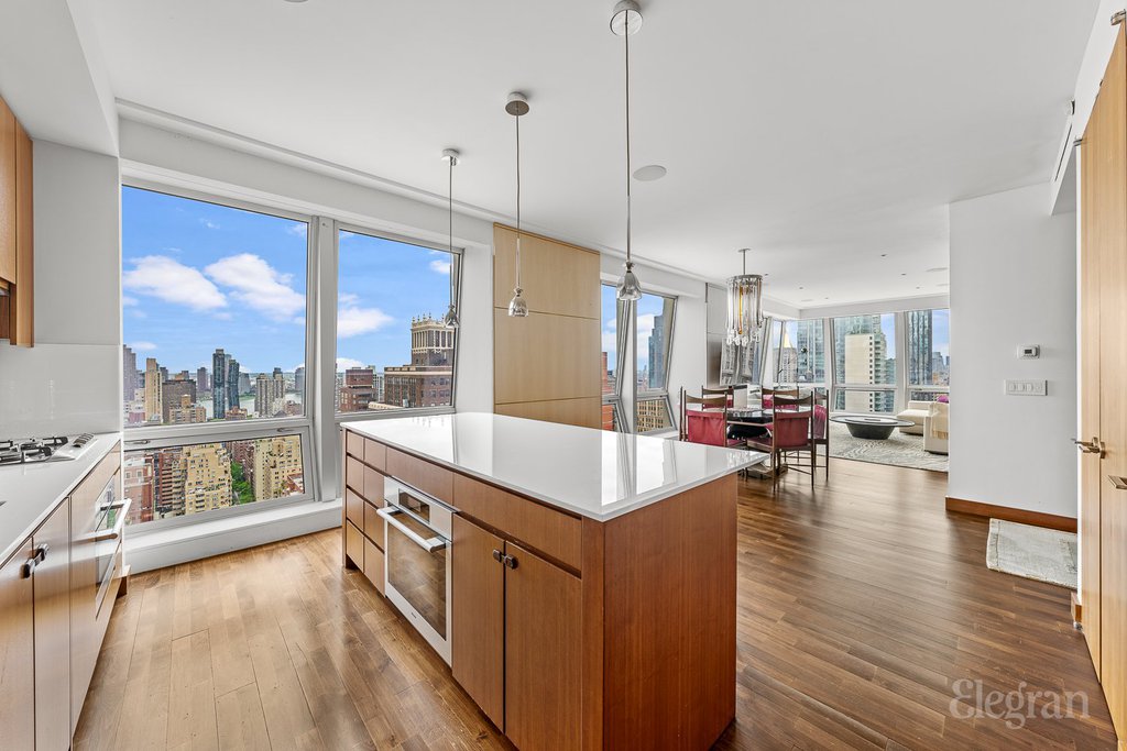 400 Fifth Avenue, Unit 34A