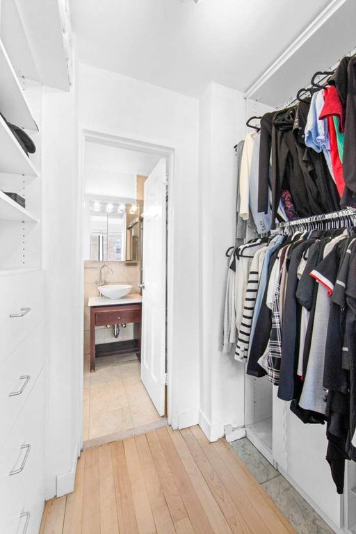 245 East 24th Street, Unit 11K photo 5