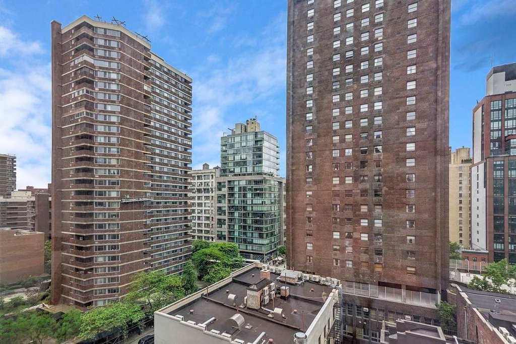 245 East 24th Street, Unit 11K photo 8
