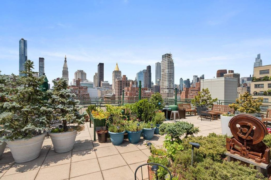 245 East 24th Street, Unit 11K photo 10
