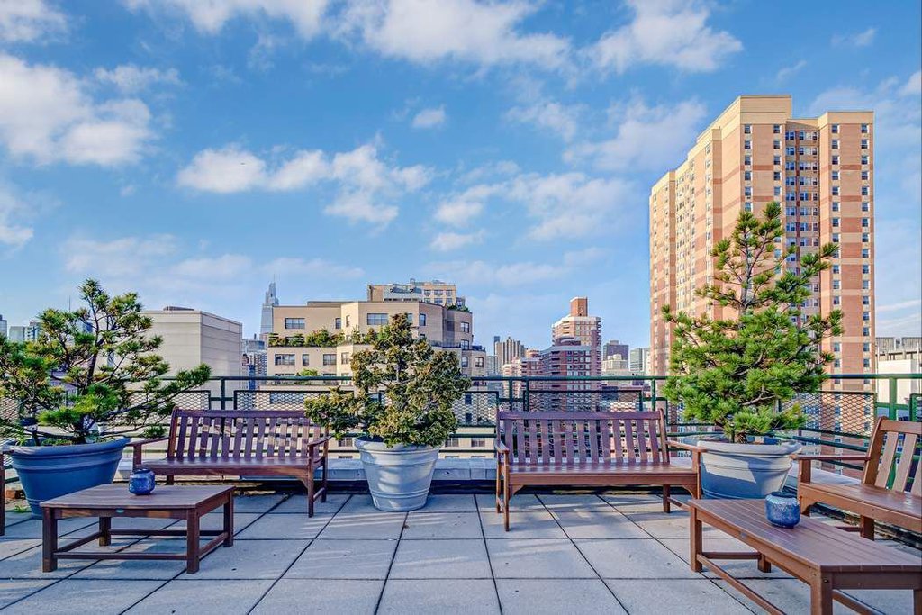 245 East 24th Street, Unit 11K photo 11