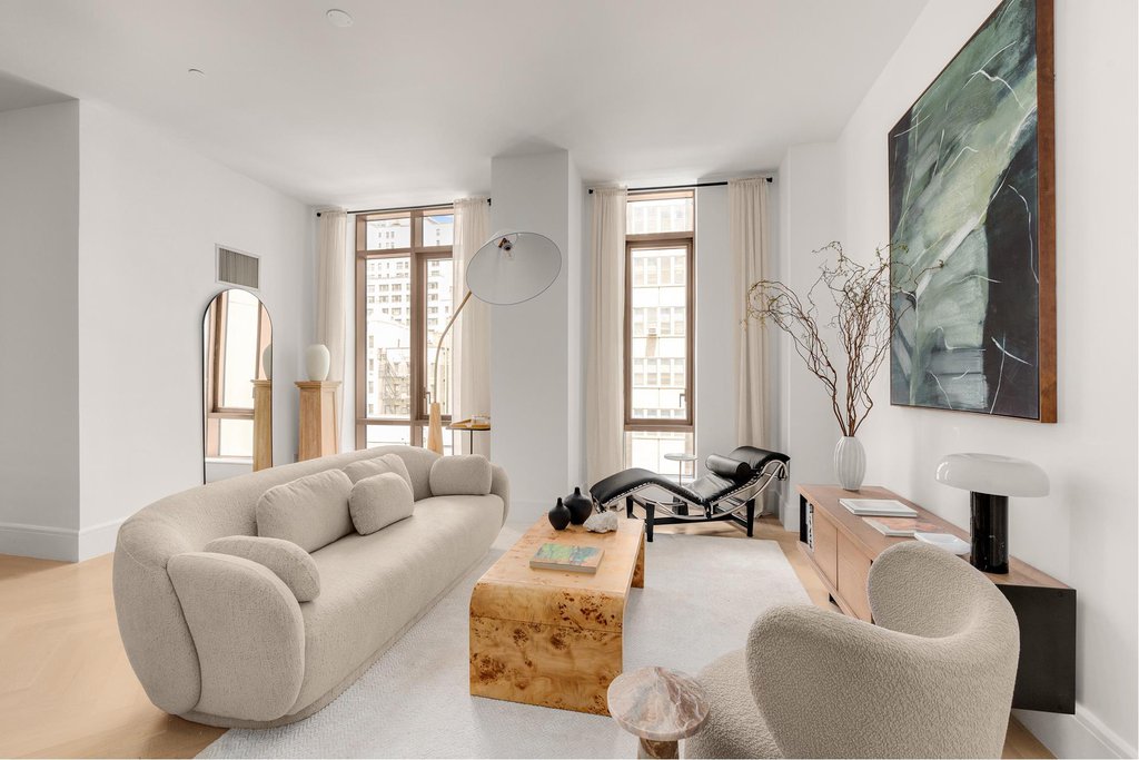 215 East 19th Street, Unit 6F photo 2