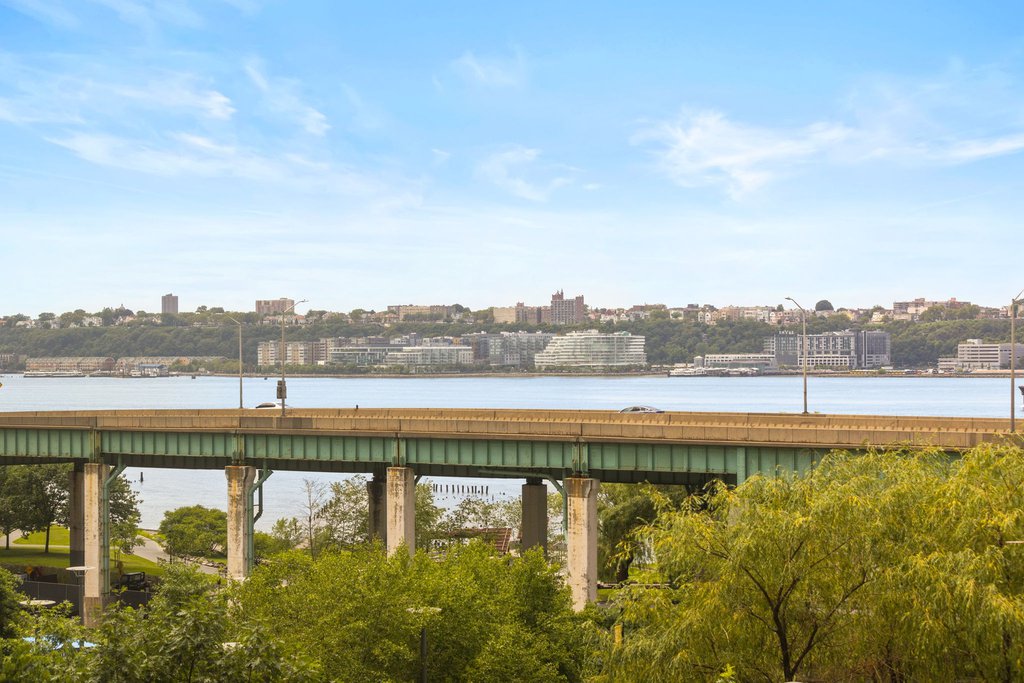 120 Riverside Boulevard, Unit 5H photo 8