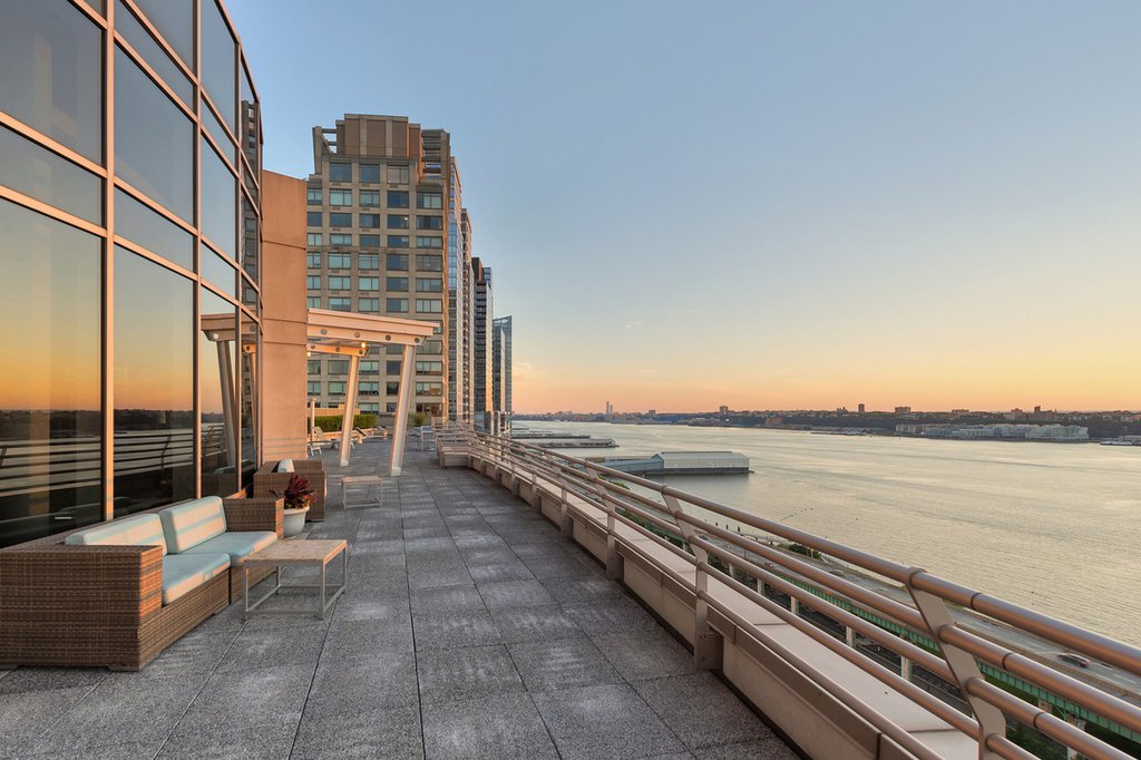 120 Riverside Boulevard, Unit 5H photo 10