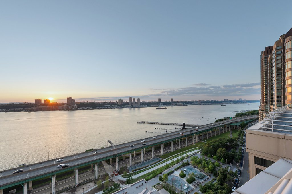 120 Riverside Boulevard, Unit 5H photo 11
