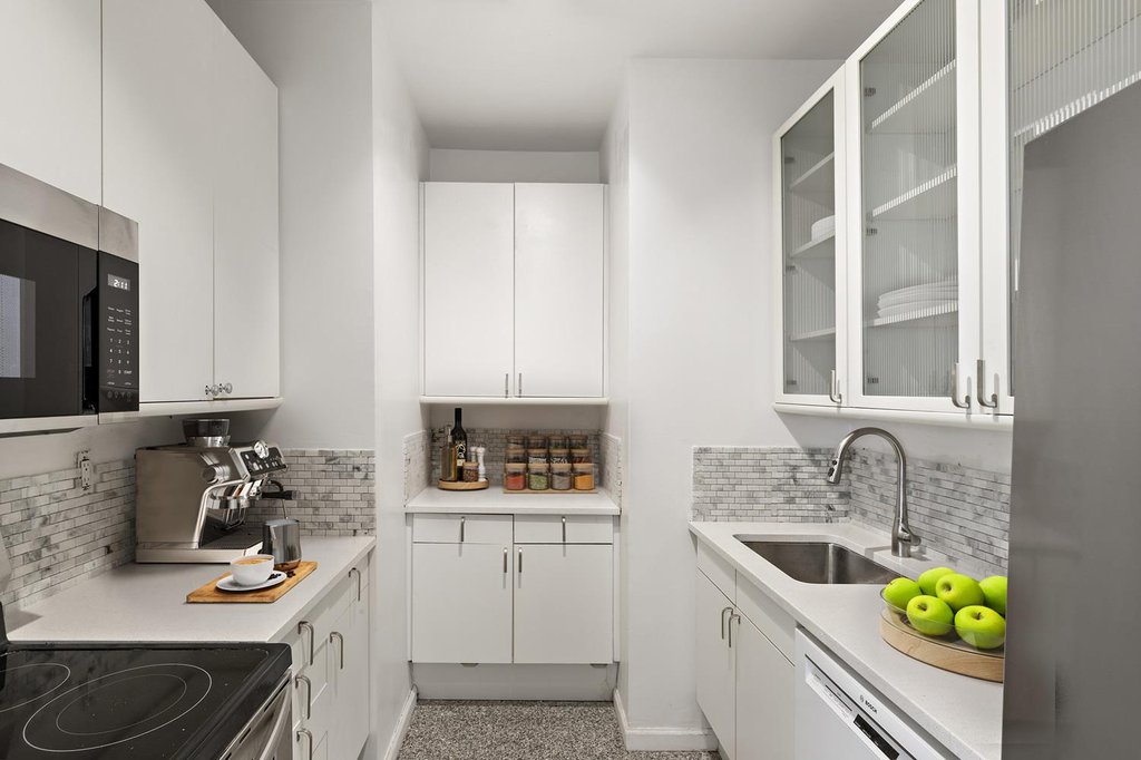 301 West 57th Street, Unit 34C photo 4