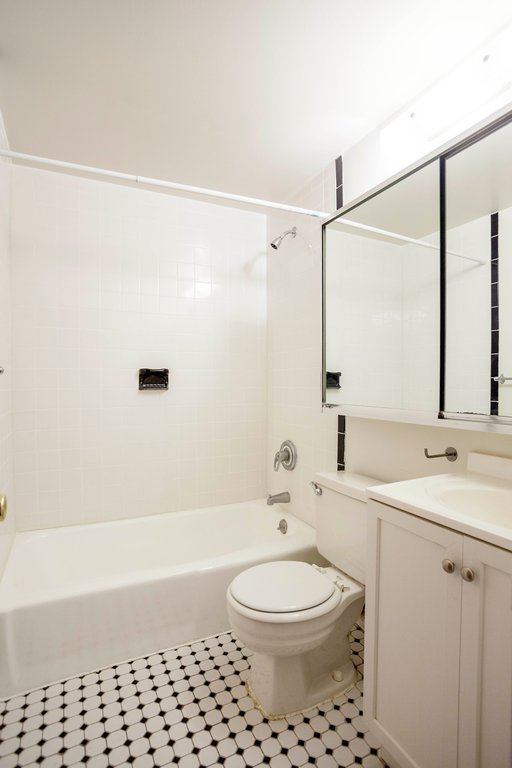 1556 York Avenue 5A Upper East Side New York NY 10028