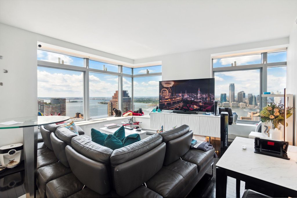 123 Washington Street, Unit 39A