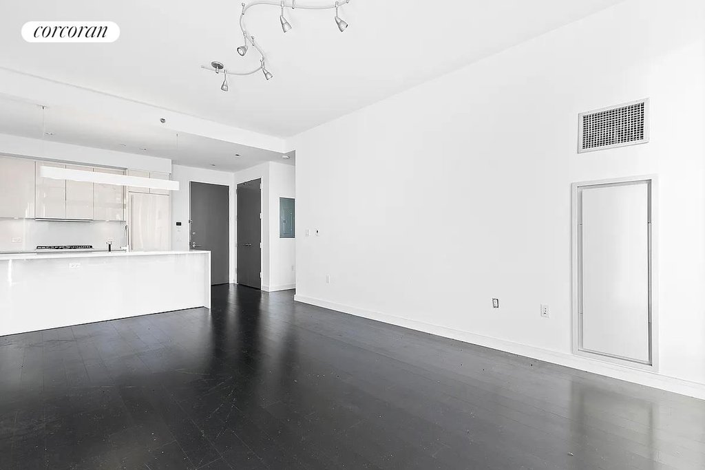 300 East 23rd Street, Unit 9E photo 2