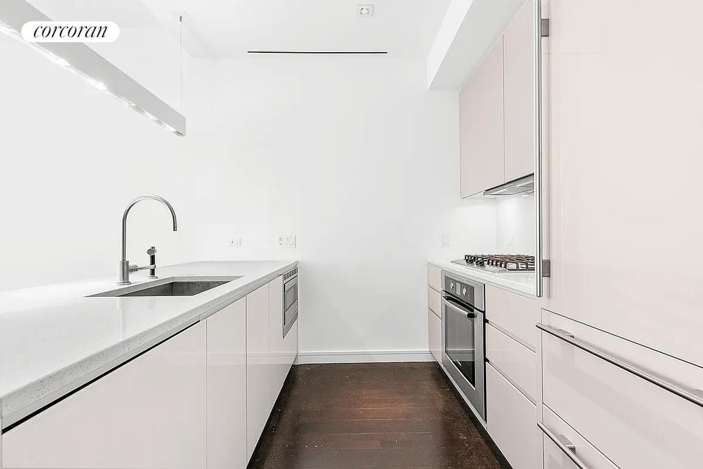 300 East 23rd Street, Unit 9E photo 3