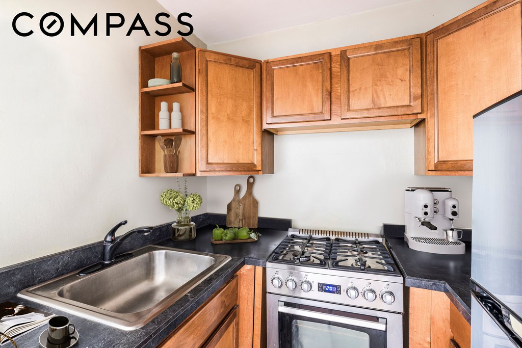201 West 21st Street, Unit 7D photo 4