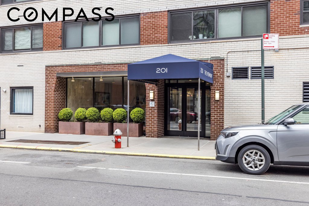 201 West 21st Street, Unit 7D photo 9