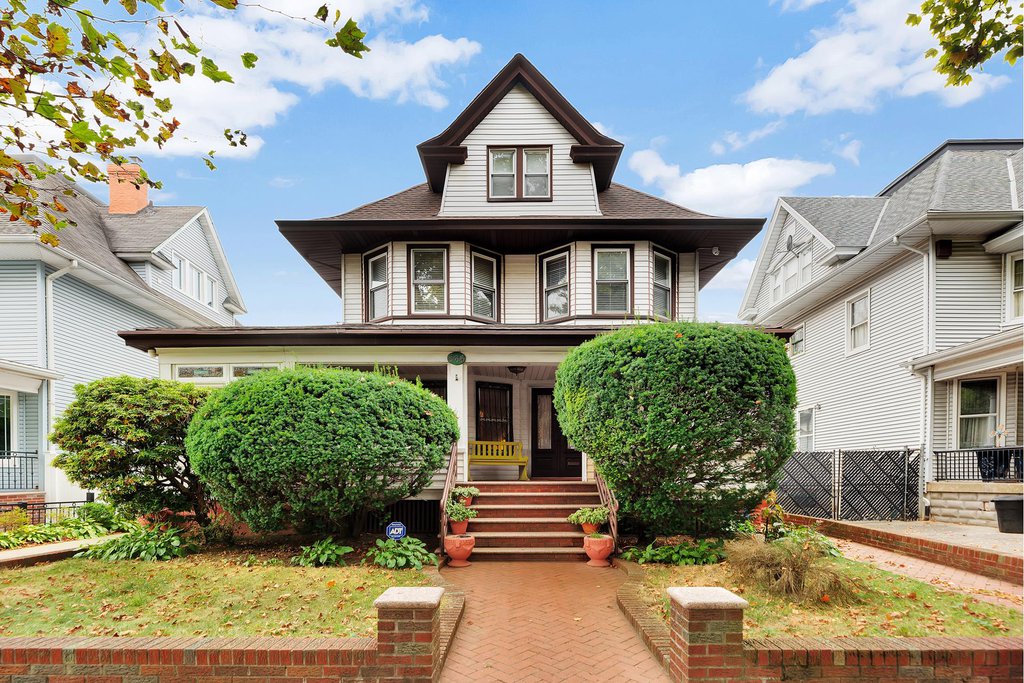 564 East 23RD Street