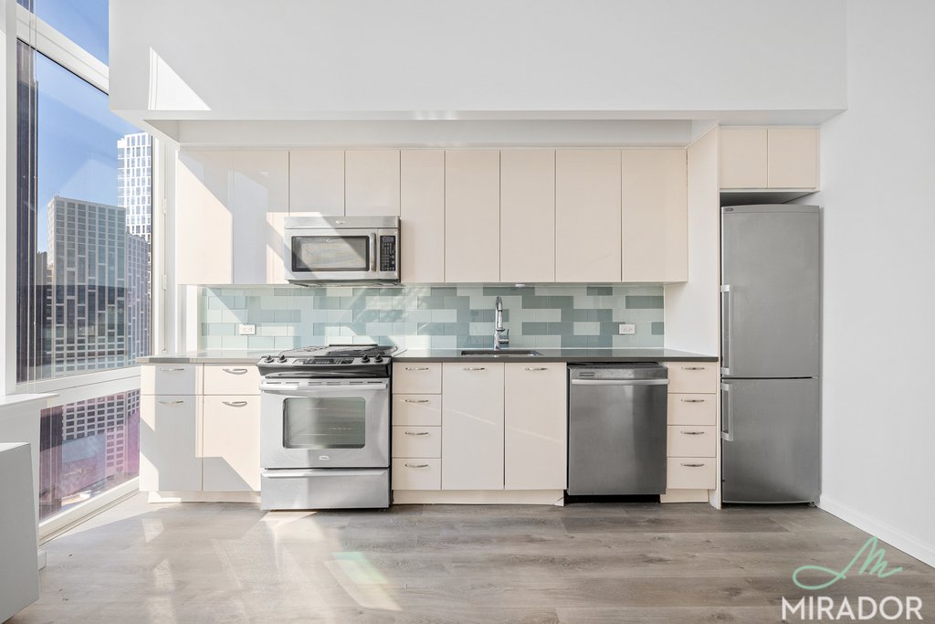 80 De Kalb Avenue 34P Fort Greene Brooklyn NY 11201