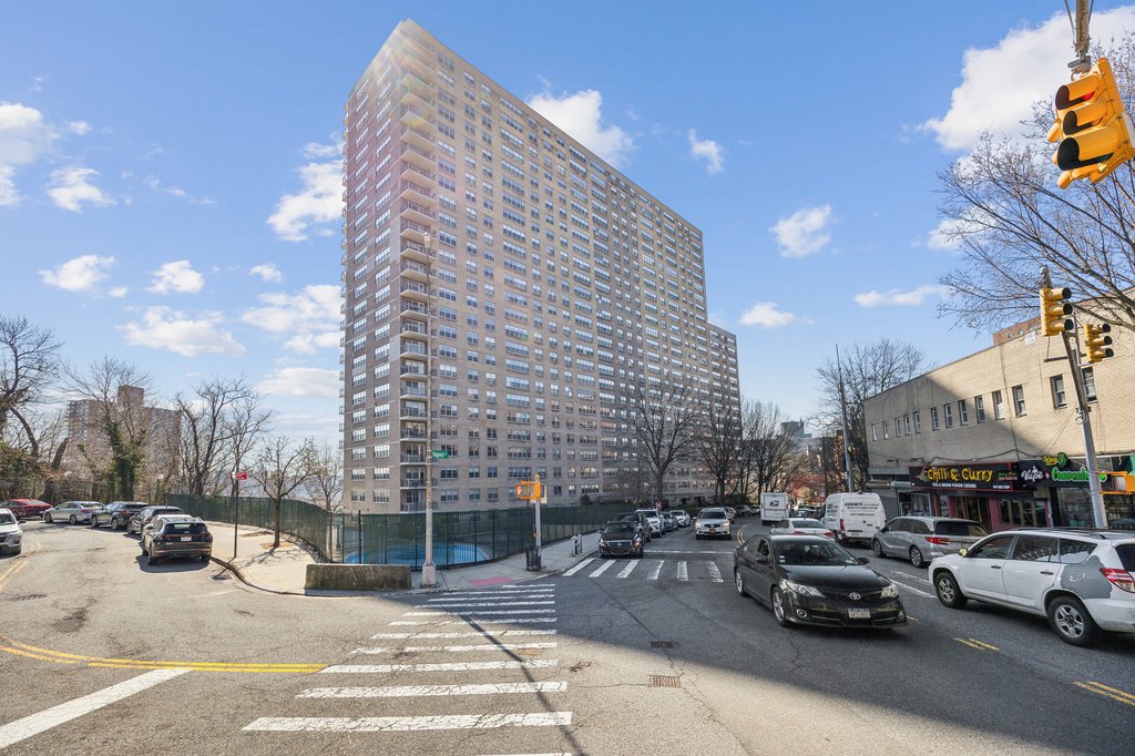 555 Kappock Street, Unit 16A photo 8